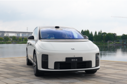 纯电的理想i8和增程一个价 但32.18万未必是个好价格