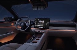 用上百万豪车星空顶！焕新极氪001内饰公布：质感同阶无敌