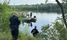 “钓鱼佬”钓到一辆车里面还有人 意外侦破58年失踪悬案