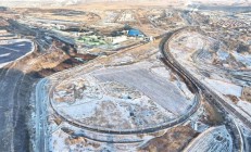 见识见识超长的火车“灯泡线”：时速只有1公里