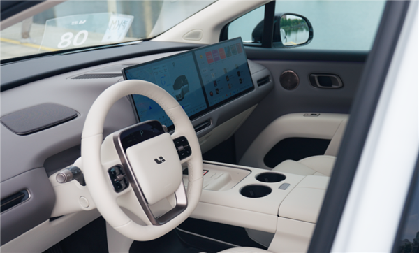 纯电的理想i8和增程一个价 但32.18万未必是个好价格