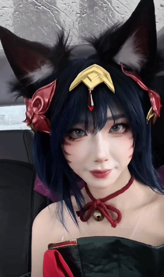 LPL新美女主持惊艳亮相引玩家热议 前SHY48女团成员！