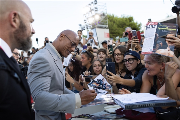 巨石强森泪洒威尼斯