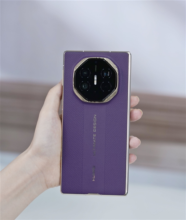 全球第2款三折叠!华为Mate XTs非凡大师图赏