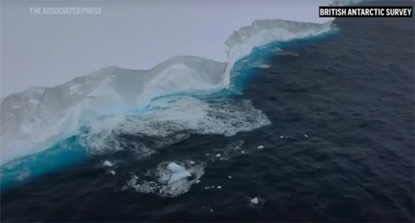 重达万亿吨！全球最大冰山A23a出现崩解迹象