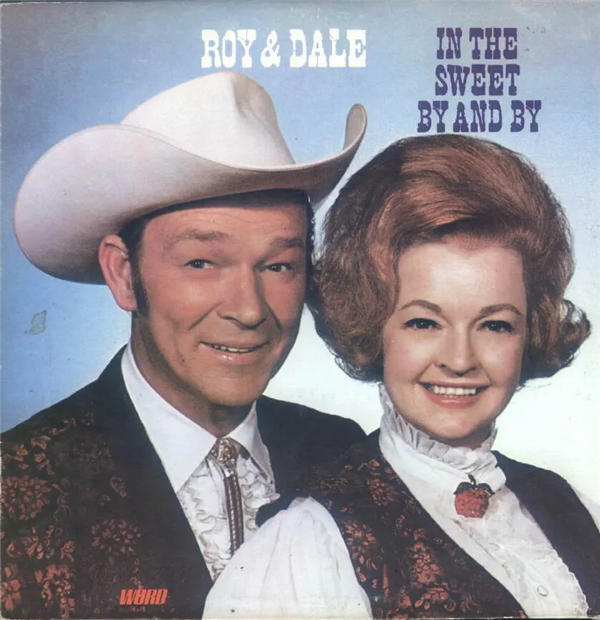 无聊的潮人们 又开始往自己脖子上拴绳了