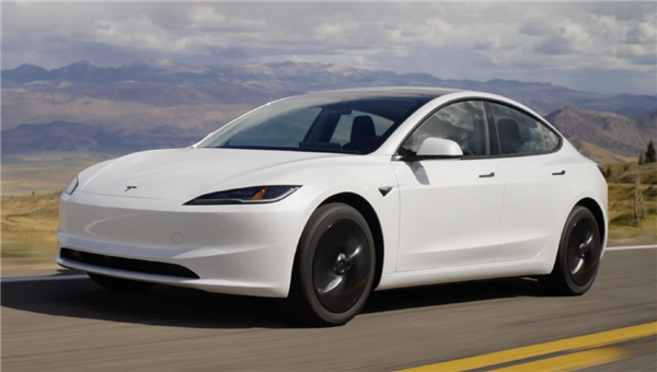 外观、配置全公布！特斯拉正式发布廉价版Model 3/Y 铁粉吐槽：价格太失望了