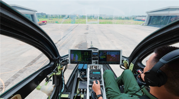 新突破！吨级载人eVTOL首次有人驾驶试飞