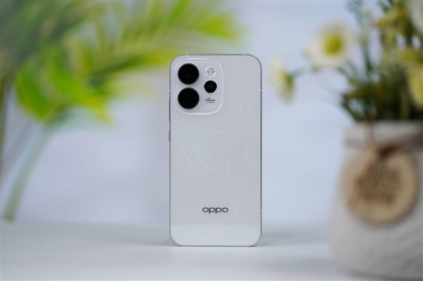 时尚、璀璨、闪耀!OPPO Reno 15评测:6.3英寸掌中影像旗舰!