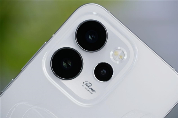 时尚、璀璨、闪耀!OPPO Reno 15评测:6.3英寸掌中影像旗舰!