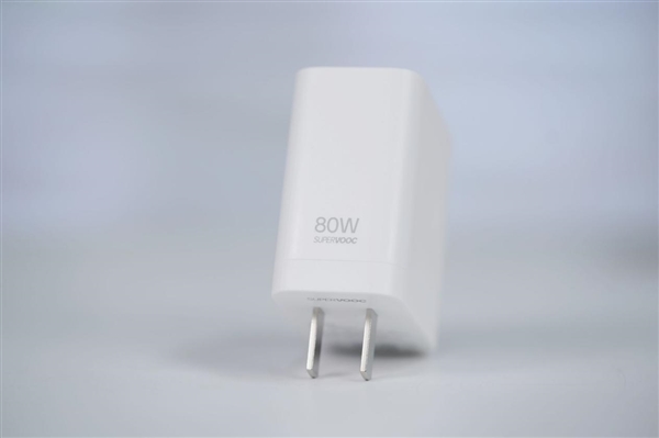 时尚、璀璨、闪耀!OPPO Reno 15评测:6.3英寸掌中影像旗舰!