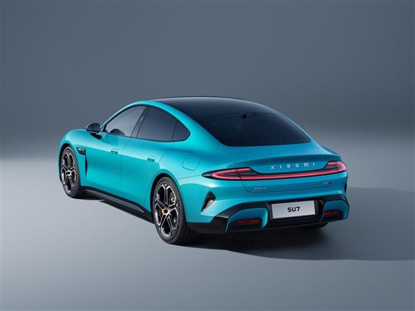 副总裁又辟谣小米汽车撞人相关事故：我们没M7型号 勿信谣、传谣