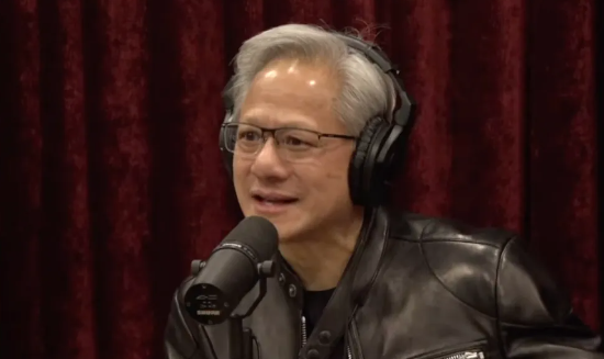 黄仁勋：未来两三年90%的新知识由AI合成