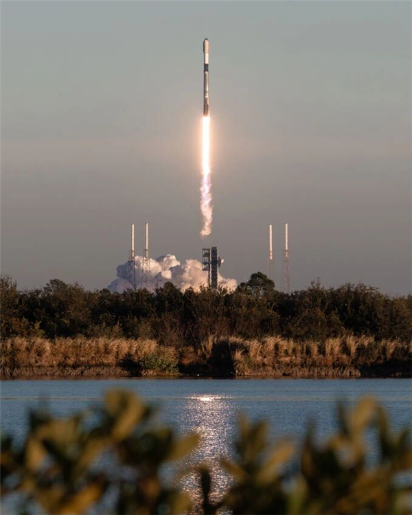 SpaceX猎鹰火箭助推器成功回收550次！82％都在船上