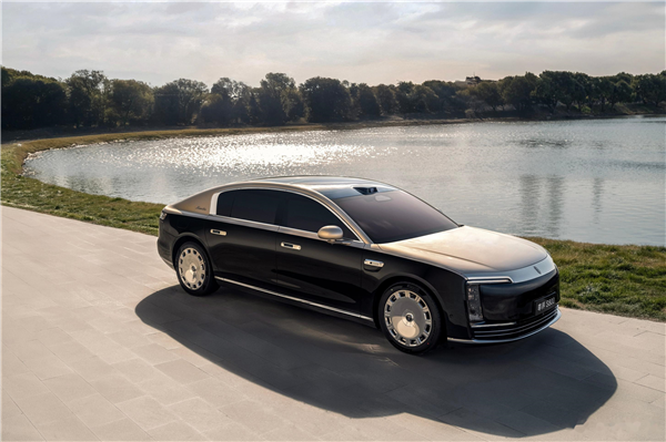 华为系首款百万级豪车！尊界S800第10000台今日下线