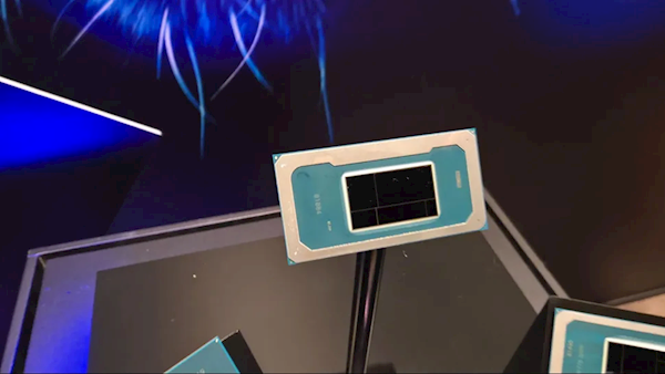 游戏性能媲美独显！Intel正式发布首款18A制程Panther Lake处理器：14款型号规格一览 1月27日上市