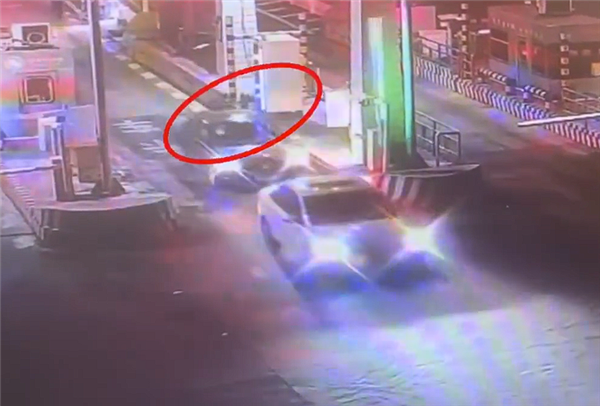 男子醉驾闯卡上高速狂言“大不了抓我去坐牢”：必须满足他