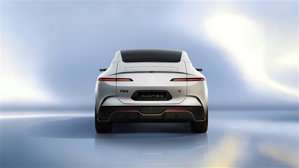 换装车顶激光雷达、后桥标配双电机!全新阿维塔12实车亮相