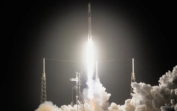 美国“龙”飞船将新一批宇航员送往国际空间站:计划开展多项科研实验