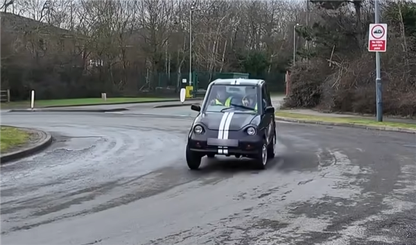 博主用500颗电子烟电池打造汽车动力电池：支持USB-C充电