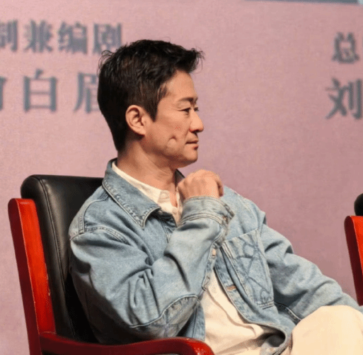 “吴京水肿”登热搜：脸上一按一个坑