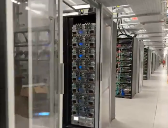 发布四年仍一卡难求：英伟达H100租赁费近半年飙升近40%