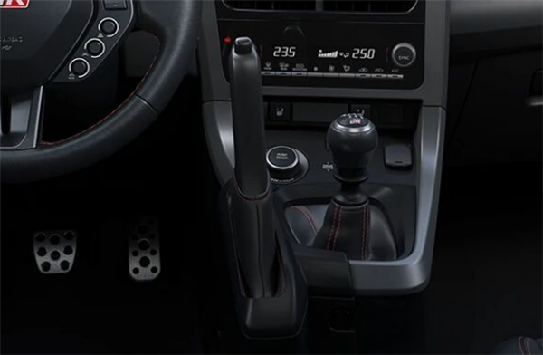 最强三缸“买菜车” 新款丰田GR YARIS在中国上市:40.28万起