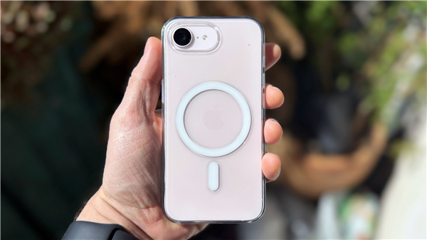 万元折叠屏iPhone Fold砍掉MagSafe：iPhone 17e反而标配