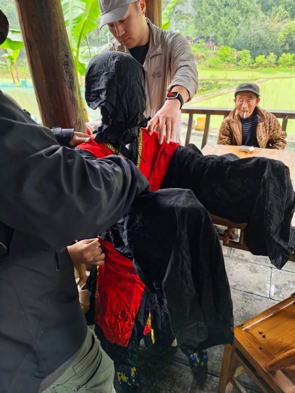 韩路深夜整活！拍摄湘西赶尸场面太逼真