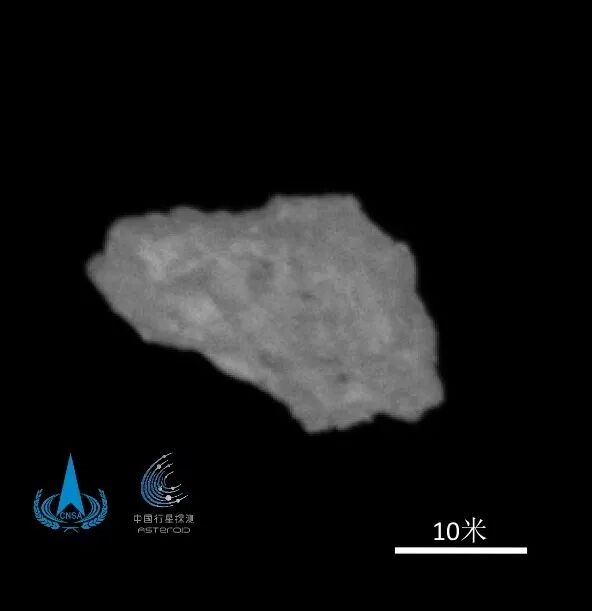 “追星”成功！天问二号探测器抵达目标小行星：开展科学探测