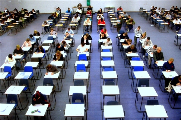 美国部分富人放弃传统学校：年费7.5万美元送孩子读AI私塾