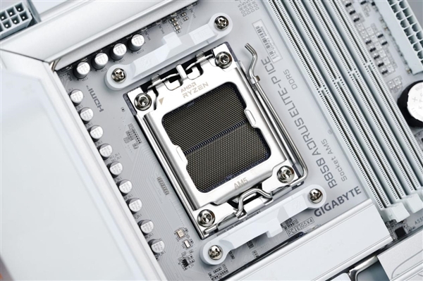 融入雕妹二次元设计！技嘉B850 AORUS ELITE-P ICE主板图赏