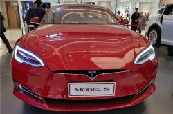 马斯克又要搞大事：特斯拉明年推无人出租车