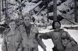 1959年，前苏联登山队离奇死亡,体内辐射严重超标,赤脚在雪地奔跑