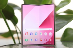 三星最轻薄折叠屏！Galaxy Z Fold特别版发布：售价14500元