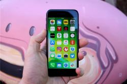 iPhone SE 3外观基本实锤！富士康旗下配件商已上架贴膜：4.7英寸屏
