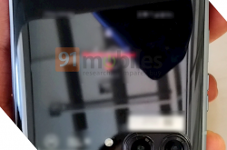 摩托罗拉Razr3真机上手首曝！上下翻盖折叠、指纹解锁有惊喜