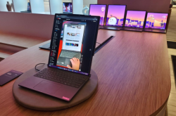 联想发布全球首款卷轴屏PC：可获取50%额外屏幕