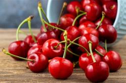 央视辟谣车厘子吃多会中毒：一次吃333公斤才会有事