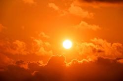 河南成为全国第一个40℃大满贯省份：119个县市国家站都超40℃