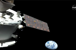 NASA发布猎户座首张绕月拍地球照片：上次拍摄还是50年前
