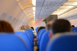 近期美国飞机事故频发！里根机场美国航空两飞机在跑道相撞