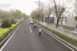 人形机器人半马冠军 为什么会选择全尺寸