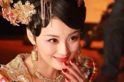 冯小怜是天生尤物，杨坚为何坚持将她送人？