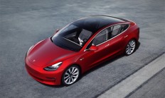 懂车帝实测第一！特斯拉：智能辅助驾驶计划年内在中国进一步落地 正在等待监管部门审核