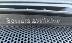 车主曝多地沃尔沃4S店加装山寨宝华韦健音响：Logo中字母W变V V