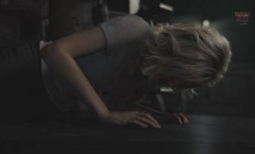 《生化危机9》女主新实机演示：直面白裙女怪物