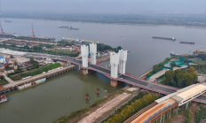 满足5000吨级船舶通航需求！华中地区首座开启桥建成试通车