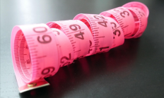 20岁小伙1年猛长25厘米确诊巨人症 身高已达到2米23