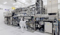 高盛：中国光刻机只能造65nm！落后ASML 20年